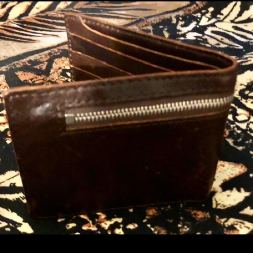 Takeo Kikuchi Leather Men’s Bifold Coin compartment Wallet
